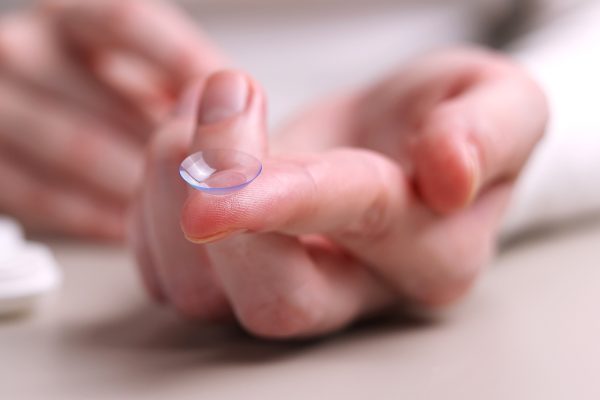 İnsan Gözünü Aşan Teknoloji: ‘Süper Görüş’ Sağlayan Kontakt Lensler Geliştirildi