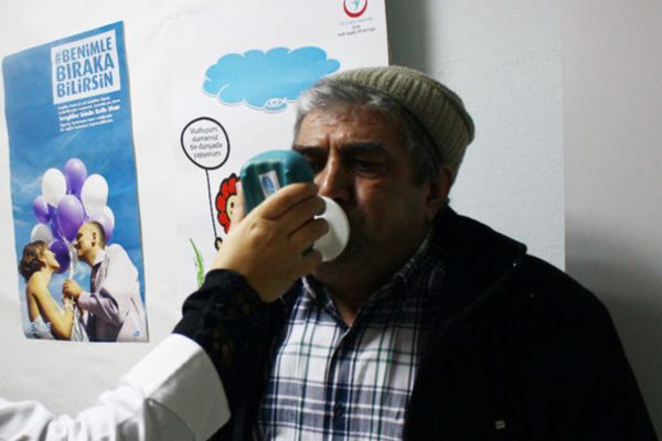 Sigarayı Bırakmak İsteyenlere Devlet Desteği: 3,8 Milyon Kişi Polikliniklerden Yararlandı