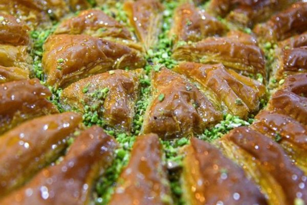 Saray Tatlılarında Şok Sonuç: 20 Baklava Numunesinin 5’inden Bakteri Tespit Edildi
